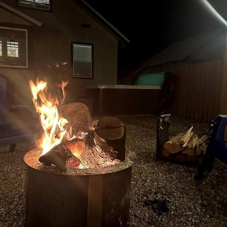 Close To Hiawatha Tr And Biking With Hot Tub والاس المظهر الخارجي الصورة
