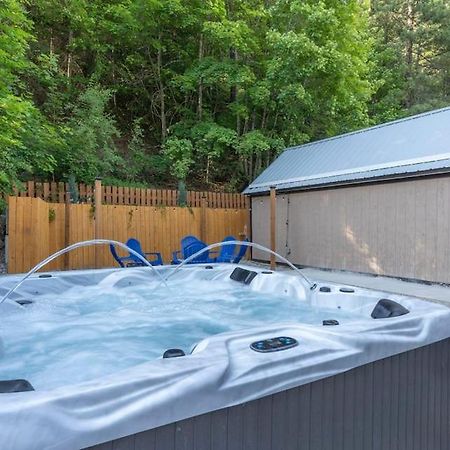 Close To Hiawatha Tr And Biking With Hot Tub والاس المظهر الخارجي الصورة