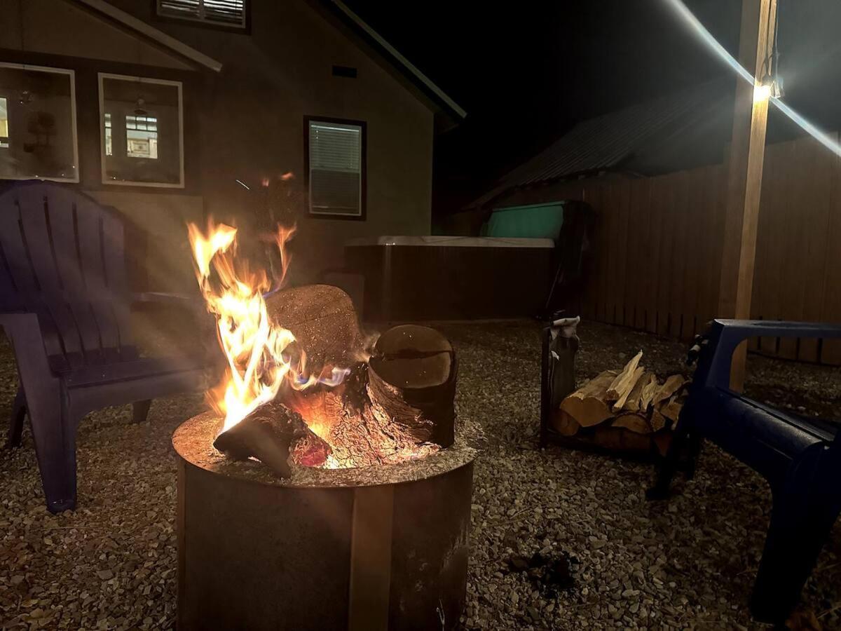 Close To Hiawatha Tr And Biking With Hot Tub والاس المظهر الخارجي الصورة